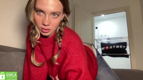 Snapshot of angel_from_sky chatting on 12/24/24, 11:38 Greetings  Jess online show from 12/24/24, 11:38