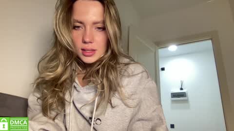 Snapshot of angel_from_sky chatting on 01/13/25, 10:14 Greetings  Jess online show from 01/13/25, 10:14