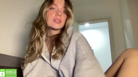 Snapshot of angel_from_sky chatting on 02/01/25, 01:09 Greetings  Jess online show from 02/01/25, 01:09