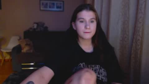 Snapshot of angel_gelya chatting on 06/06/26, 04:01 Angel online show from 06/06/26, 04:01
