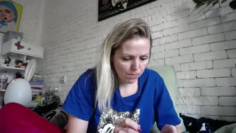 Snapshot of angel_girllovemy chatting on 02/13/25, 10:02 ANGEL online show from 02/13/25, 10:02