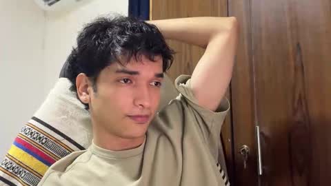 Snapshot of angel_hotc chatting on 11/11/25, 10:43 Angel online show from 11/11/25, 10:43