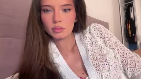 Snapshot of angel_isia chatting on 04/05/26, 10:40 isia online show from 04/05/26, 10:40