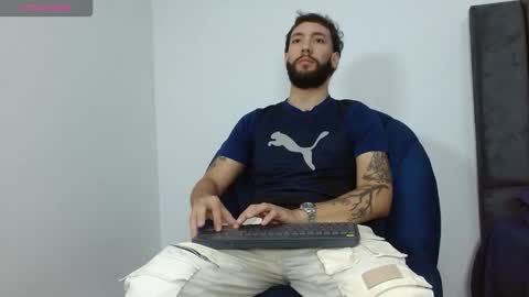 angel_kyrozz online show from 11/13/25, 09:25