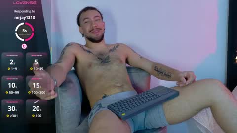 Snapshot of angel_kyrozz chatting on 05/13/26, 06:49 angel_kyrozz online show from 05/13/26, 06:49