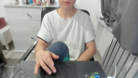 Snapshot of angel_lee__ chatting on 02/08/25, 11:12 angel_lee__ online show from 02/08/25, 11:12