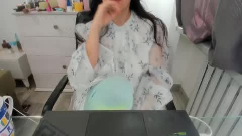 Snapshot of angel_lee__ chatting on 02/19/25, 06:00 angel_lee__ online show from 02/19/25, 06:00