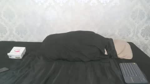 Angel Lein online show from 10/14/25, 05:25