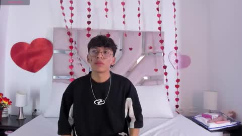 Snapshot of angel_luxx chatting on 02/26/26, 07:35 Angel online show from 02/26/26, 07:35