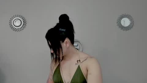 Angel online show from 10/22/25, 10:42