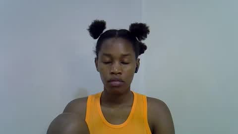 angel_mia5 online show from 11/12/25, 04:40