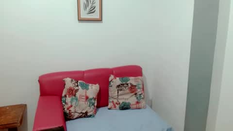 Snapshot of angel_sex27 chatting on 12/03/24, 10:40 Angel y Estrella online show from 12/03/24, 10:40