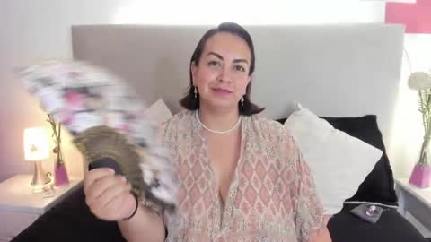 angel_velvet_ online show from 04/01/26, 10:29