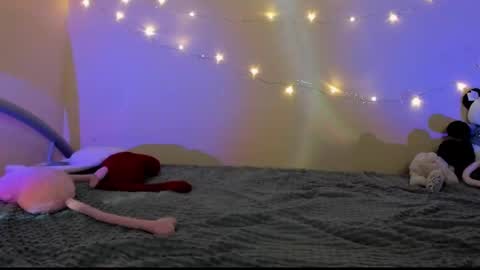 Snapshot of angel_wavee chatting on 12/27/24, 10:05 Angel Love online show from 12/27/24, 10:05