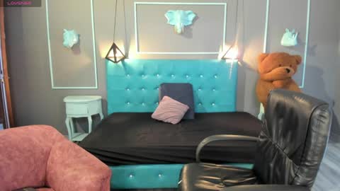 Angel online show from 04/07/26, 11:21