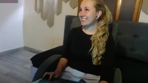 Angel online show from 05/10/26, 11:48