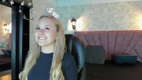Angel online show from 05/19/26, 10:54