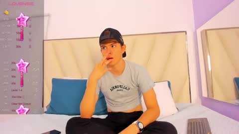 angel_wish_ online show from 04/23/26, 03:08