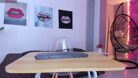 A N G E LA.  online show from 09/22/25, 03:19