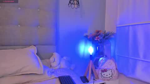 Snapshot of angela_laurens chatting on 12/13/24, 09:13 Angela online show from 12/13/24, 09:13