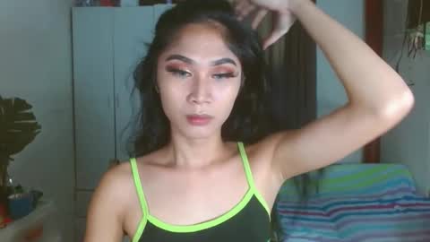 angela online show from 01/05/25, 07:49