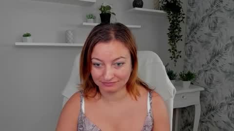 Snapshot of angela_samt chatting on 09/09/25, 05:51 Angela online show from 09/09/25, 05:51