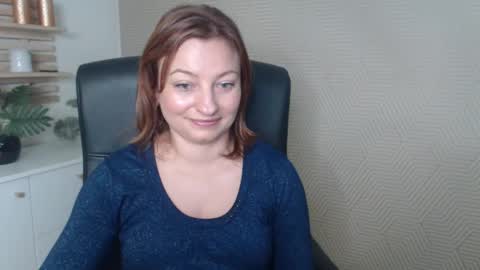 Snapshot of angela_samt chatting on 10/11/25, 07:18 Angela online show from 10/11/25, 07:18