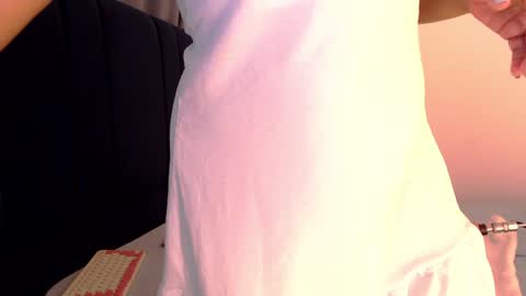 Angela online show from 02/04/25, 12:08