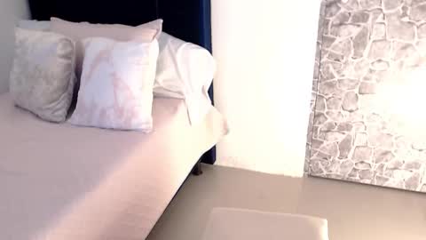 Angela online show from 09/16/25, 06:31