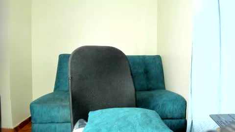 Snapshot of angela_suaza chatting on 05/17/26, 01:18 Angela online show from 05/17/26, 01:18