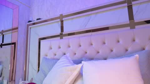 angela_white22 online show from 04/19/26, 07:16