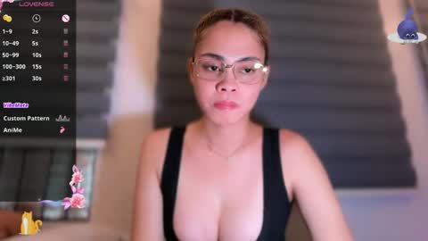 Snapshot of angelabigcock10 chatting on 10/17/25, 07:38 Jamie online show from 10/17/25, 07:38