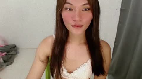 Snapshot of angelacharming_ chatting on 10/12/25, 07:13 angela online show from 10/12/25, 07:13