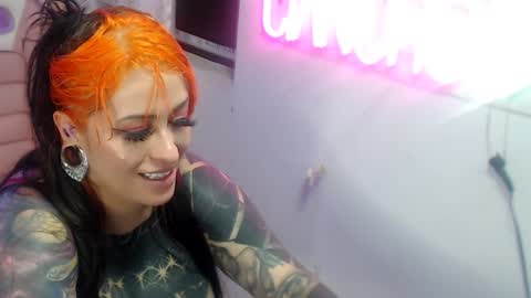 Angela Cianuro online show from 12/25/24, 09:13