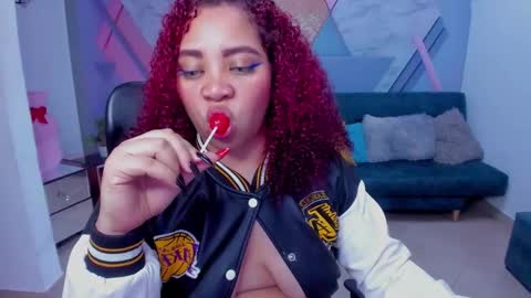 Snapshot of angelacoffee chatting on 12/05/25, 04:43 Angela online show from 12/05/25, 04:43