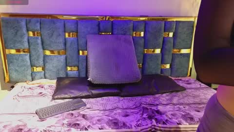 angelacute19 online show from 02/18/25, 03:42