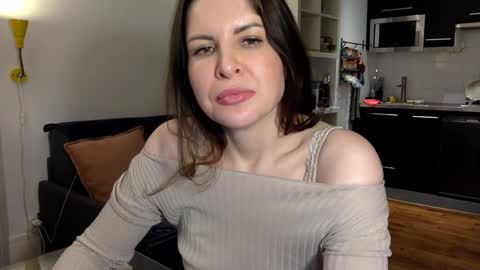 Snapshot of angeladarkk chatting on 02/14/25, 10:36 Angela online show from 02/14/25, 10:36