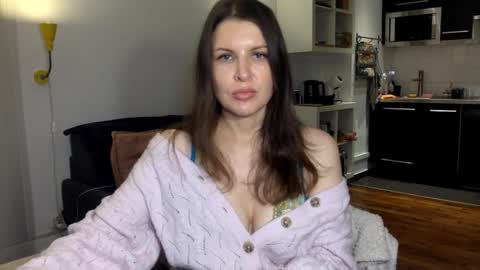 Angela online show from 11/09/25, 03:54