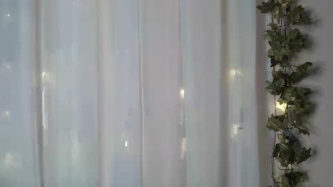 Snapshot of angelainparis28 chatting on 10/06/25, 12:52 ANGELA online show from 10/06/25, 12:52