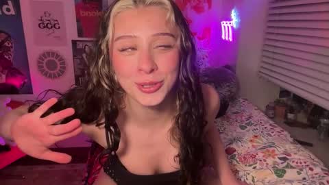 Snapshot of angelalex29 chatting on 02/11/26, 11:10 Alex online show from 02/11/26, 11:10