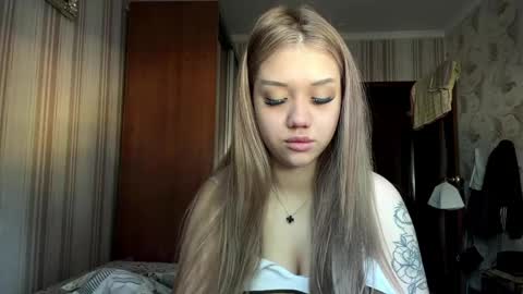 Snapshot of angelaribero chatting on 05/20/26, 04:18 Angel online show from 05/20/26, 04:18