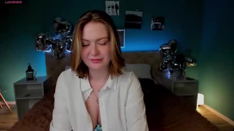 Snapshot of angelawallace chatting on 02/12/25, 11:18 angelawallace online show from 02/12/25, 11:18