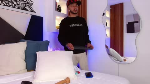 Angel online show from 04/18/26, 04:27