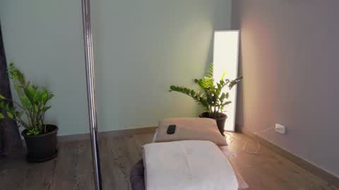 Snapshot of angelbae_ chatting on 02/02/25, 04:32 AngelBae  online show from 02/02/25, 04:32