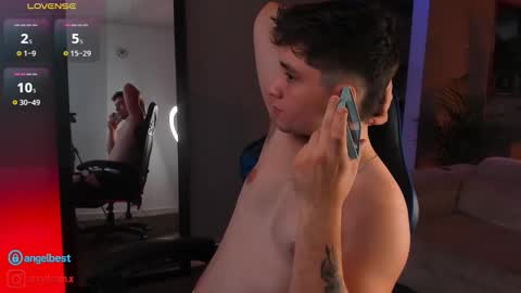 angelbell19 online show from 09/25/25, 10:24