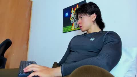 Snapshot of angelbennet_ chatting on 06/05/26, 05:07 Angel Bennet online show from 06/05/26, 05:07