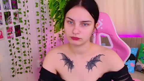 angel online show from 11/08/25, 10:15