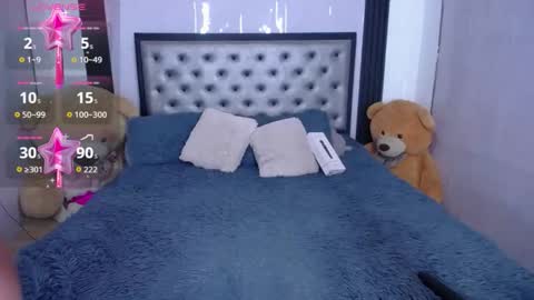 Snapshot of angelcamgirl20 chatting on 10/11/25, 07:51 angel online show from 10/11/25, 07:51