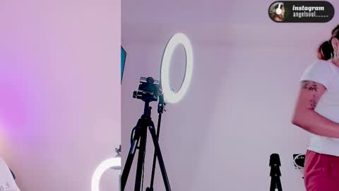 angel online show from 03/18/26, 08:17