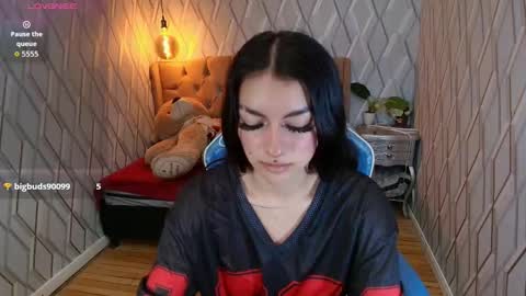 Snapshot of angelchristix chatting on 09/12/25, 06:08 Angel online show from 09/12/25, 06:08